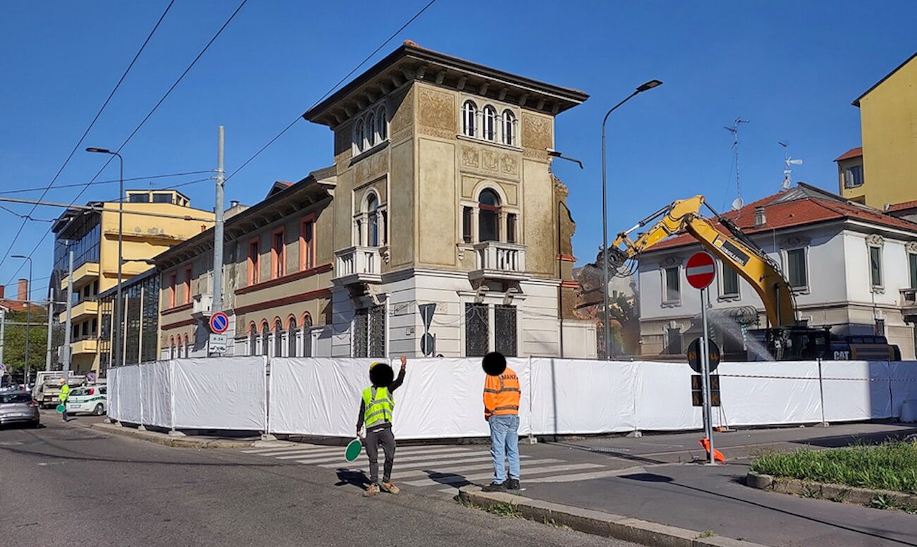 I pm di Milano indagano sulla demolizione di una palazzina liberty in via Crema