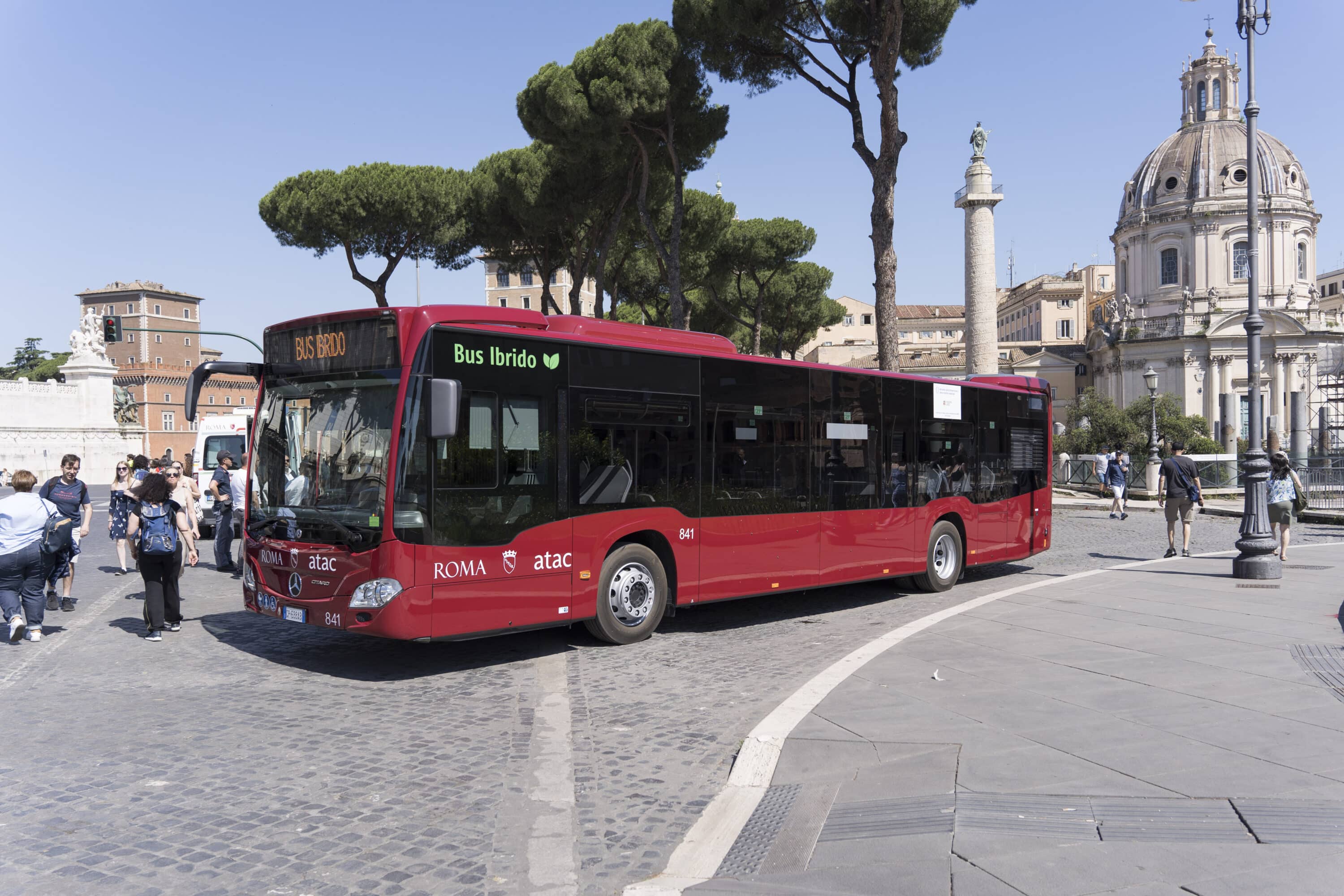 Gualtieri bocciato dal Tar del Lazio: a rischio 244 bus per il Giubileo