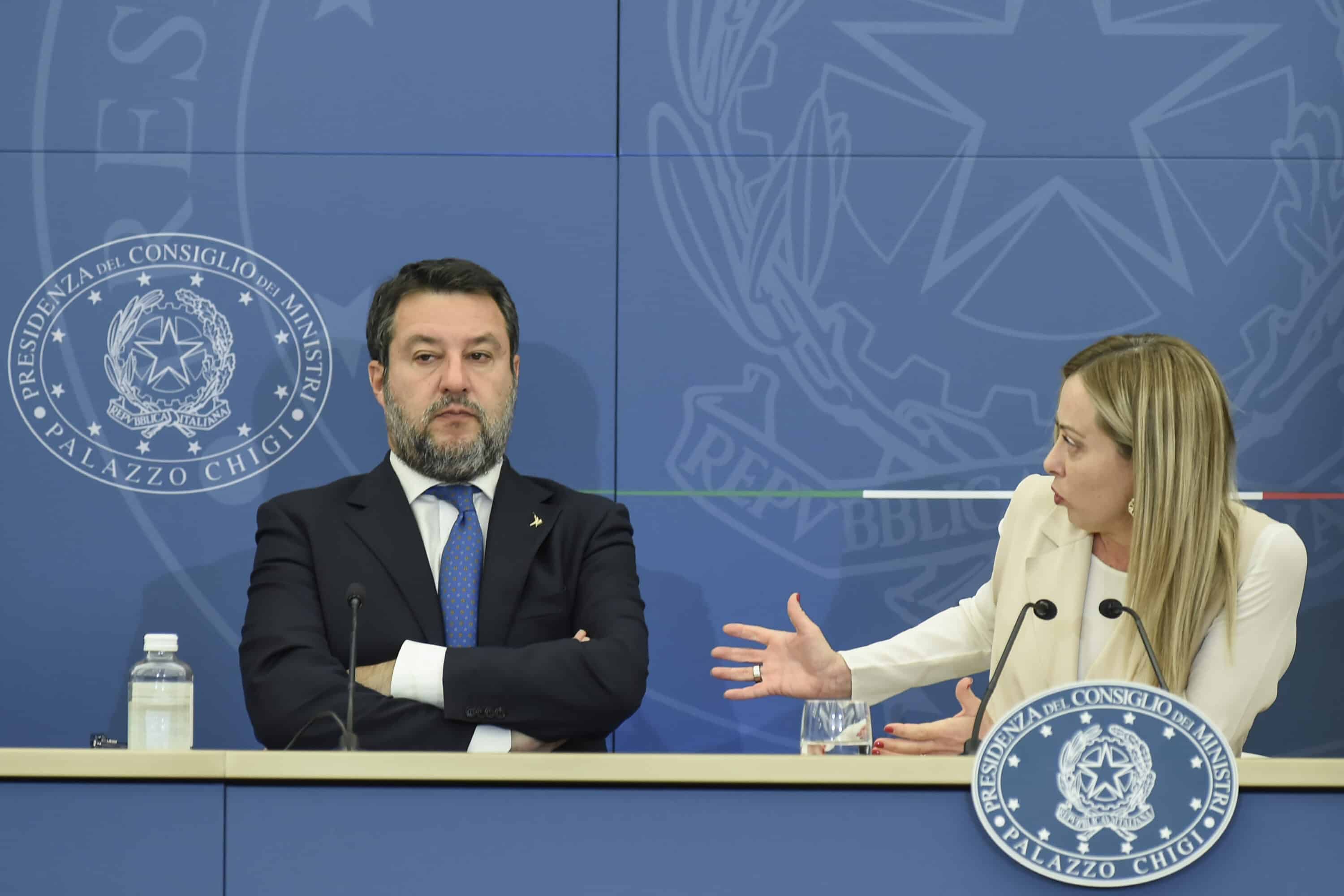 Sul terzo mandato la nuova sfida tra Salvini e Meloni: divisi su tutto, ormai siamo ai dispetti reciproci
