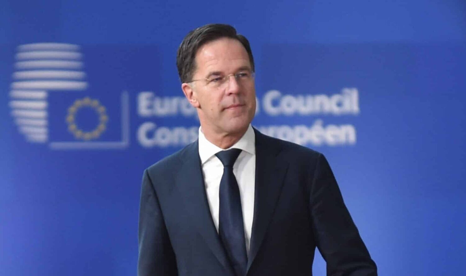 La complicità di Meloni non paga. Il falco Rutte a capo della Nato