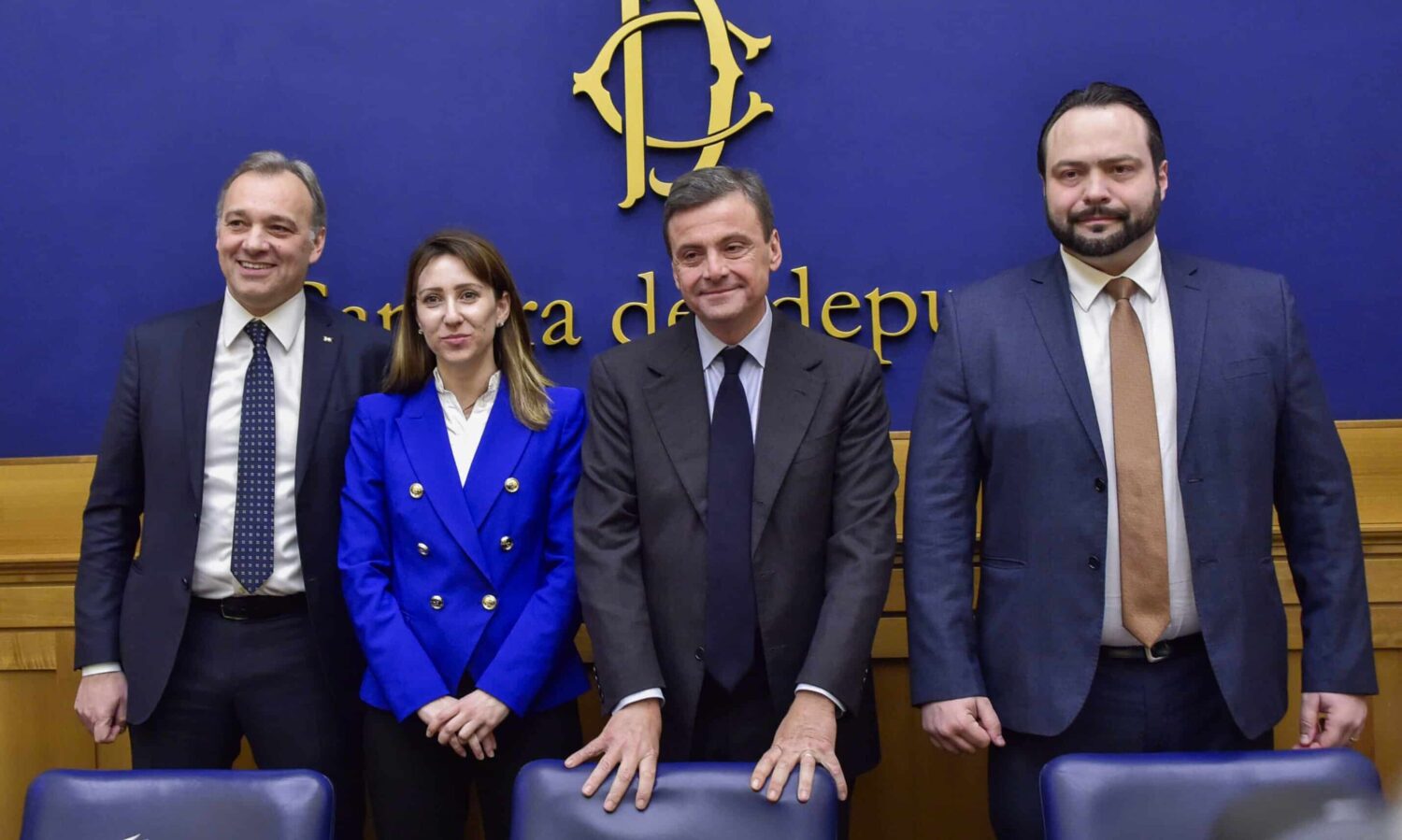 Per Calenda erano scappati di casa. Ma ora imbarca i transfughi M5S