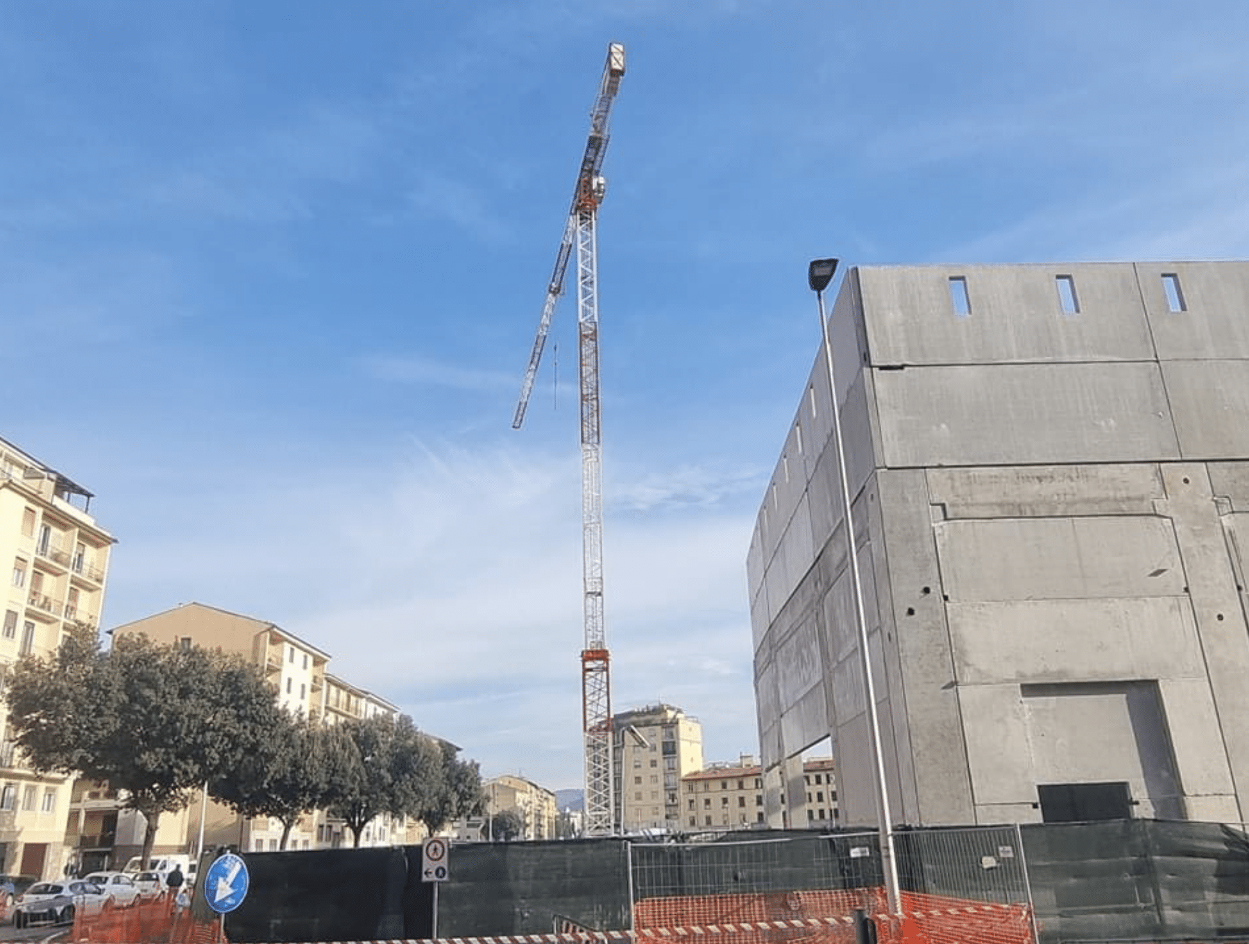 Crolla un cantiere di un supermercato a Firenze: almeno 3 operai morti e ci sono dispersi