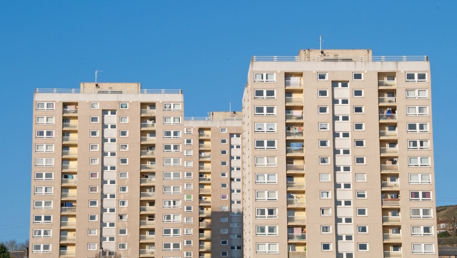 A Milano gli appartamenti Aler ci sono ma non per i poveri.