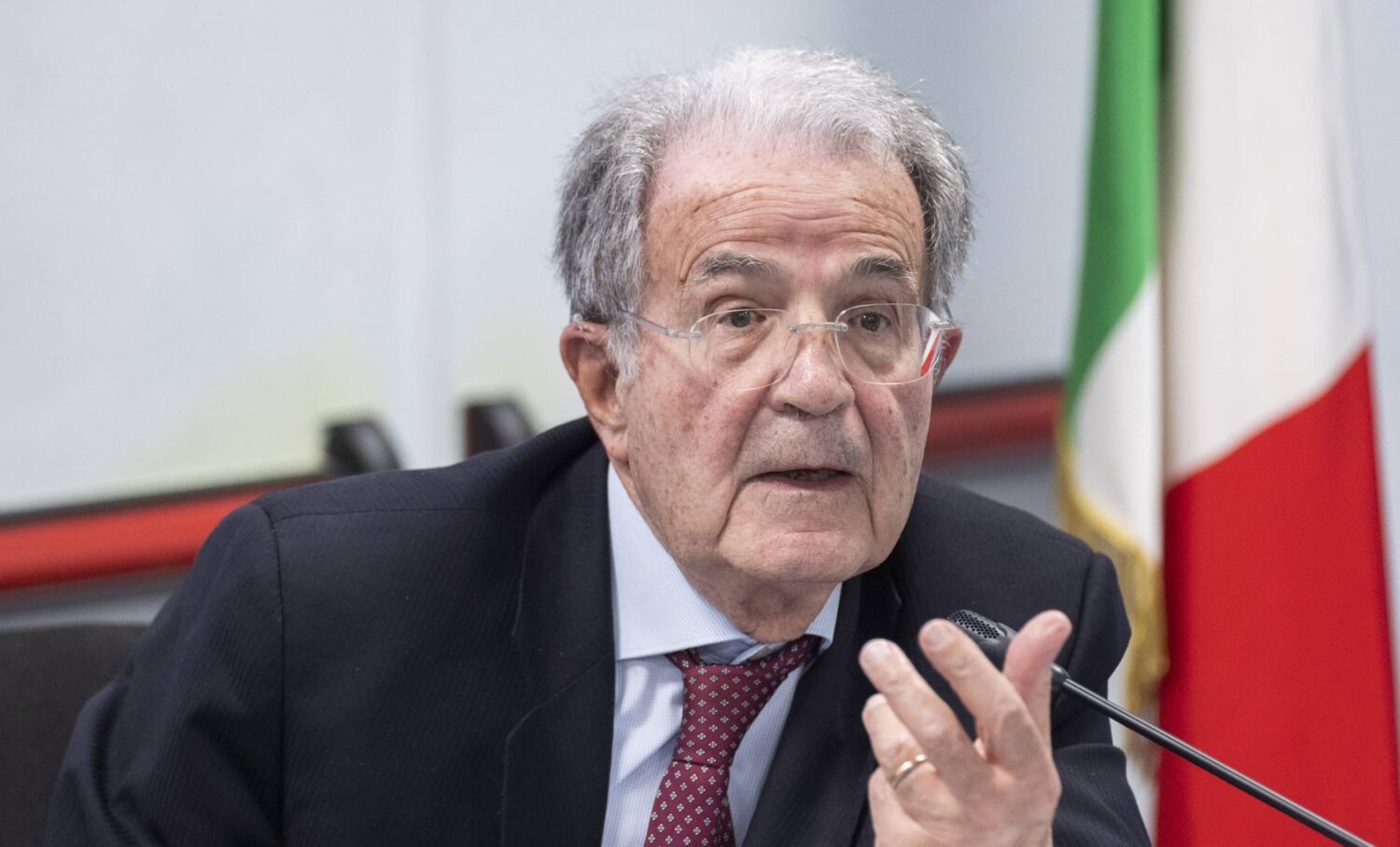 Prodi ci risparmi le lezioni