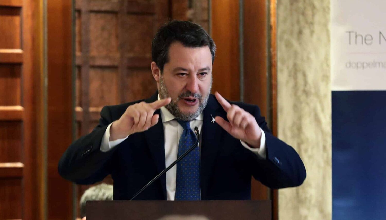 Salvini come Lukashenko. Destre a pezzi sugli elogi a Putin