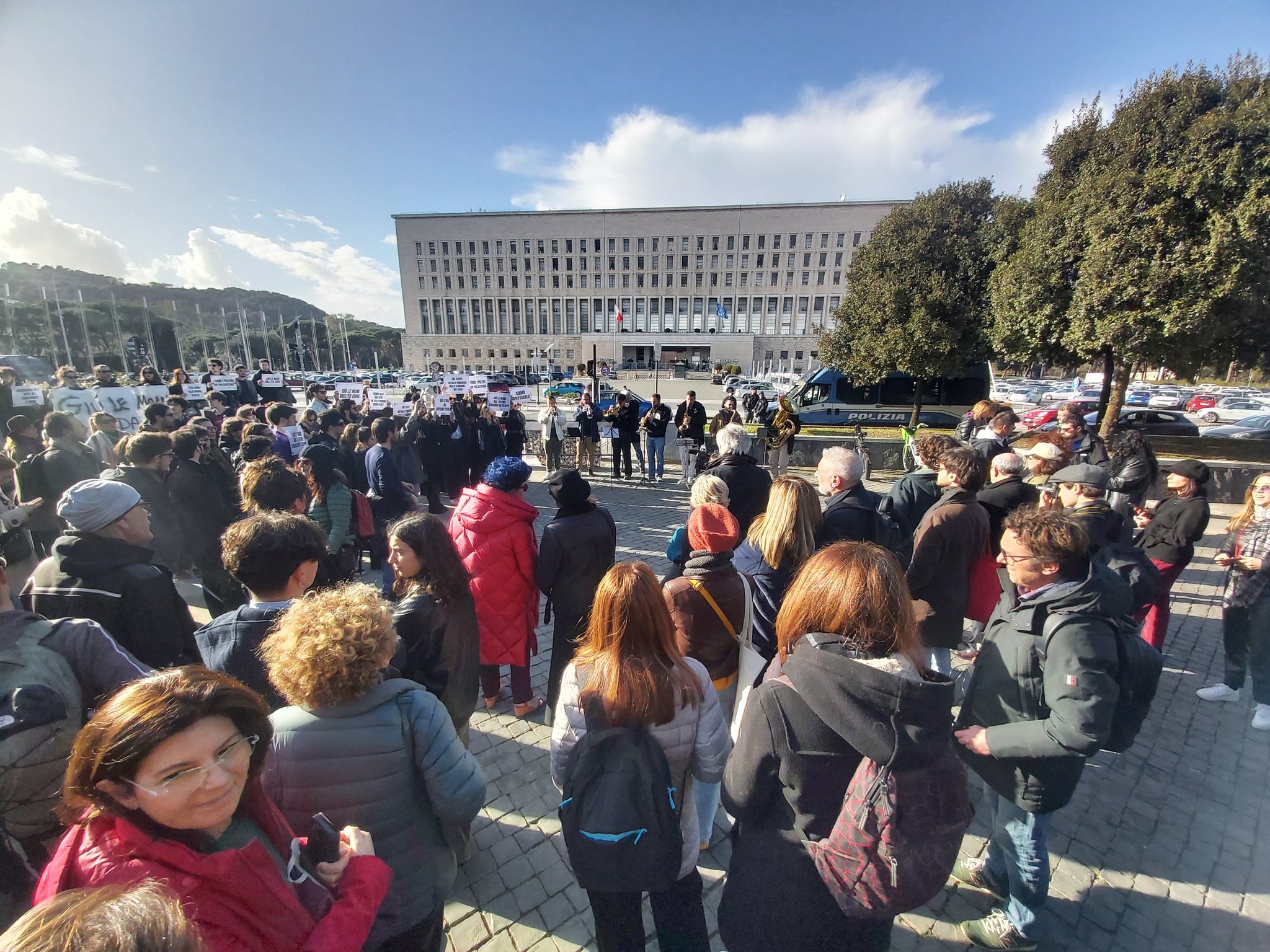 Ex Civis, studenti e artisti provano a salvare l’Officina Pasolini: la rivolta contro la Farnesina