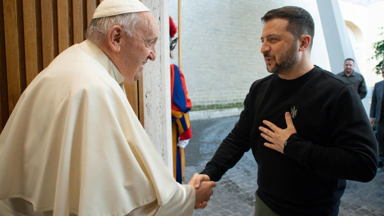 Zelensky definisce le parole di Papa Francesco una “mediazione virtuale”