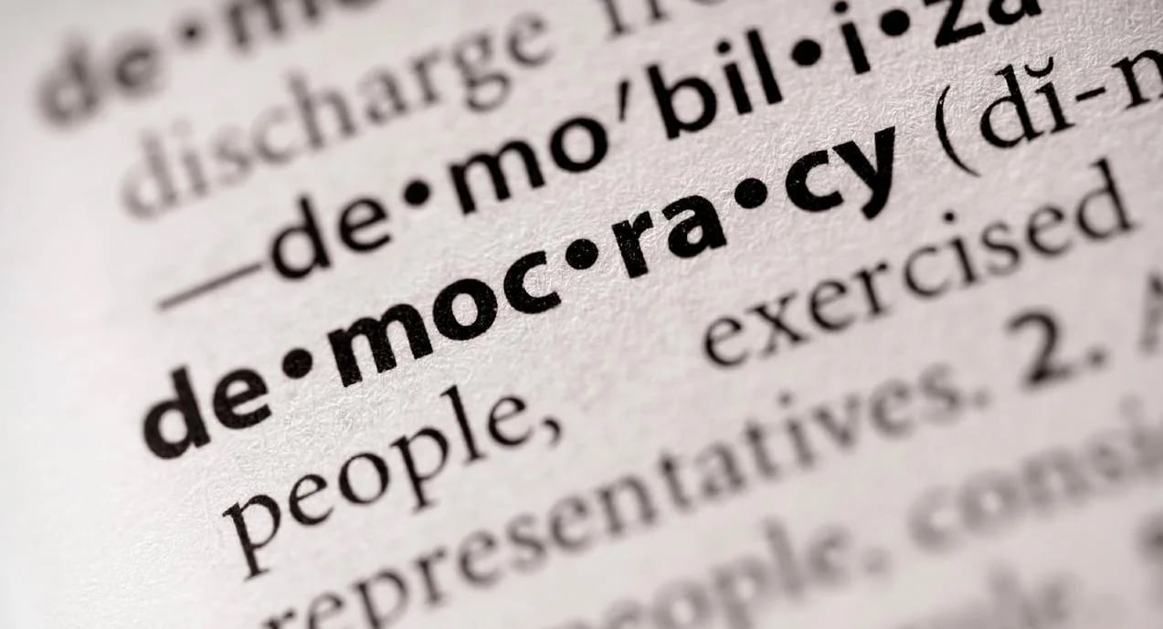 Democrazia minacciata. Libertà e diritti nel mirino. Nel 2023 peggiorate le condizioni in 52 Paesi
