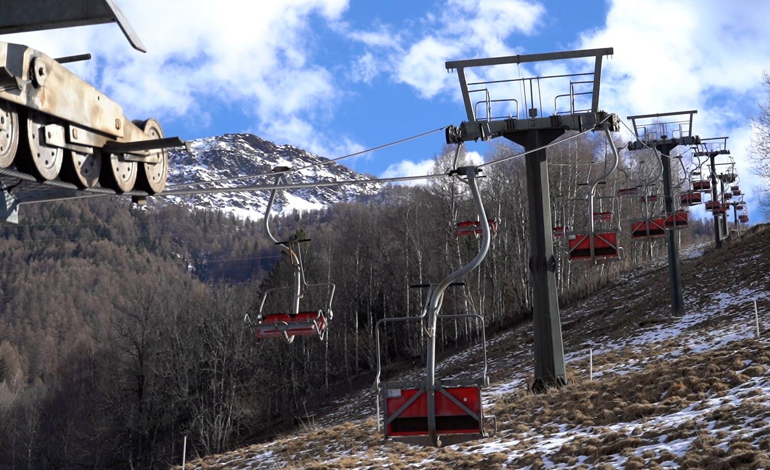 In Lombardia la neve ormai è un miraggio. Ma sugli impianti piovono milioni