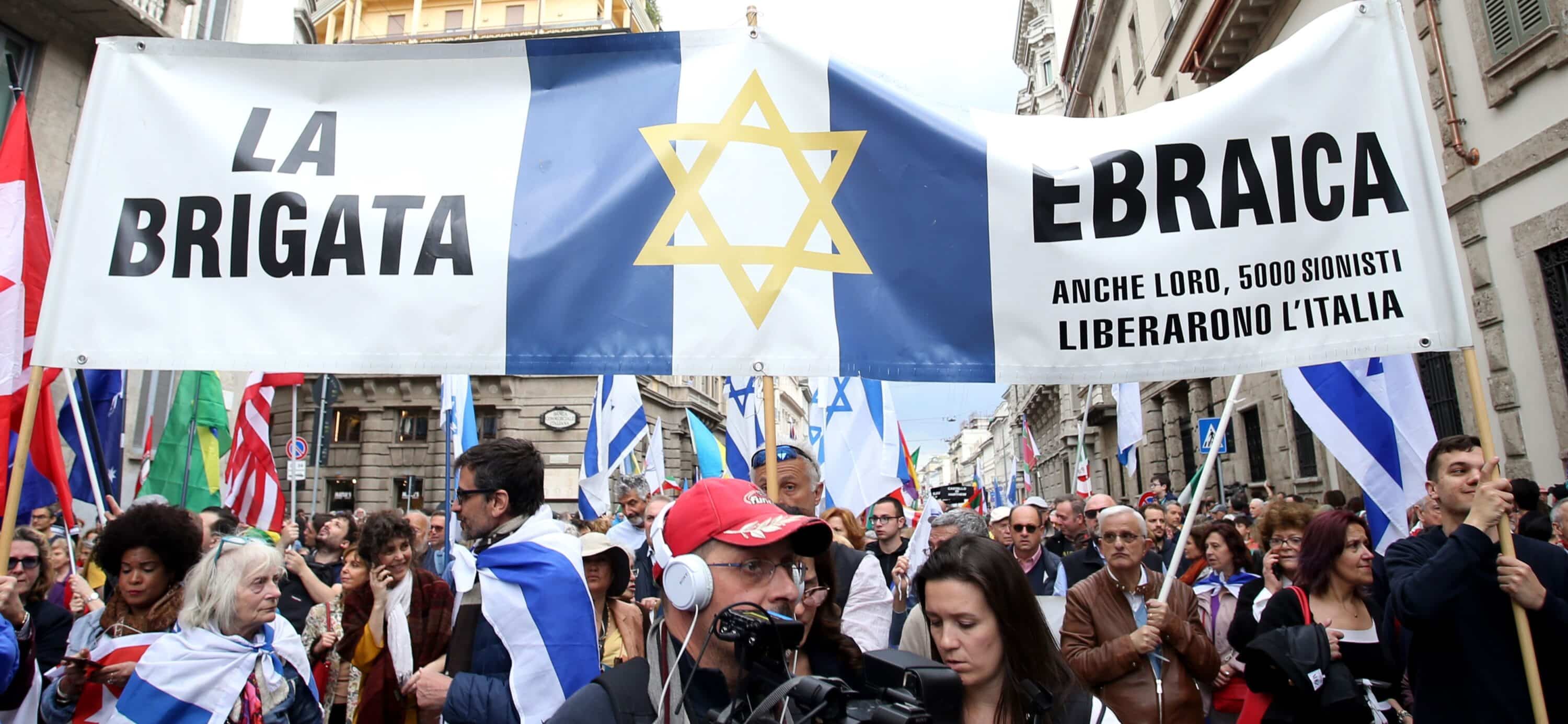 Festa della Liberazione ad alta tensione, a Roma attivisti pro Palestina e Brigata ebraica si sono scambiati insulti e accuse