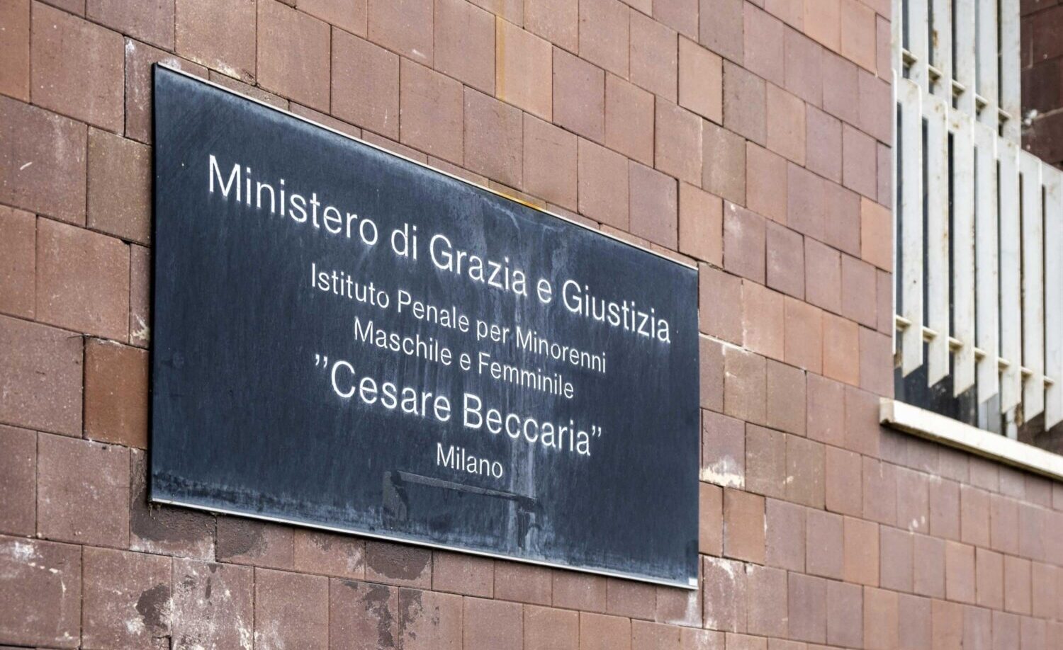 Torture e lesioni nel carcere minorile Beccaria di Milano, arrestati 13 agenti
