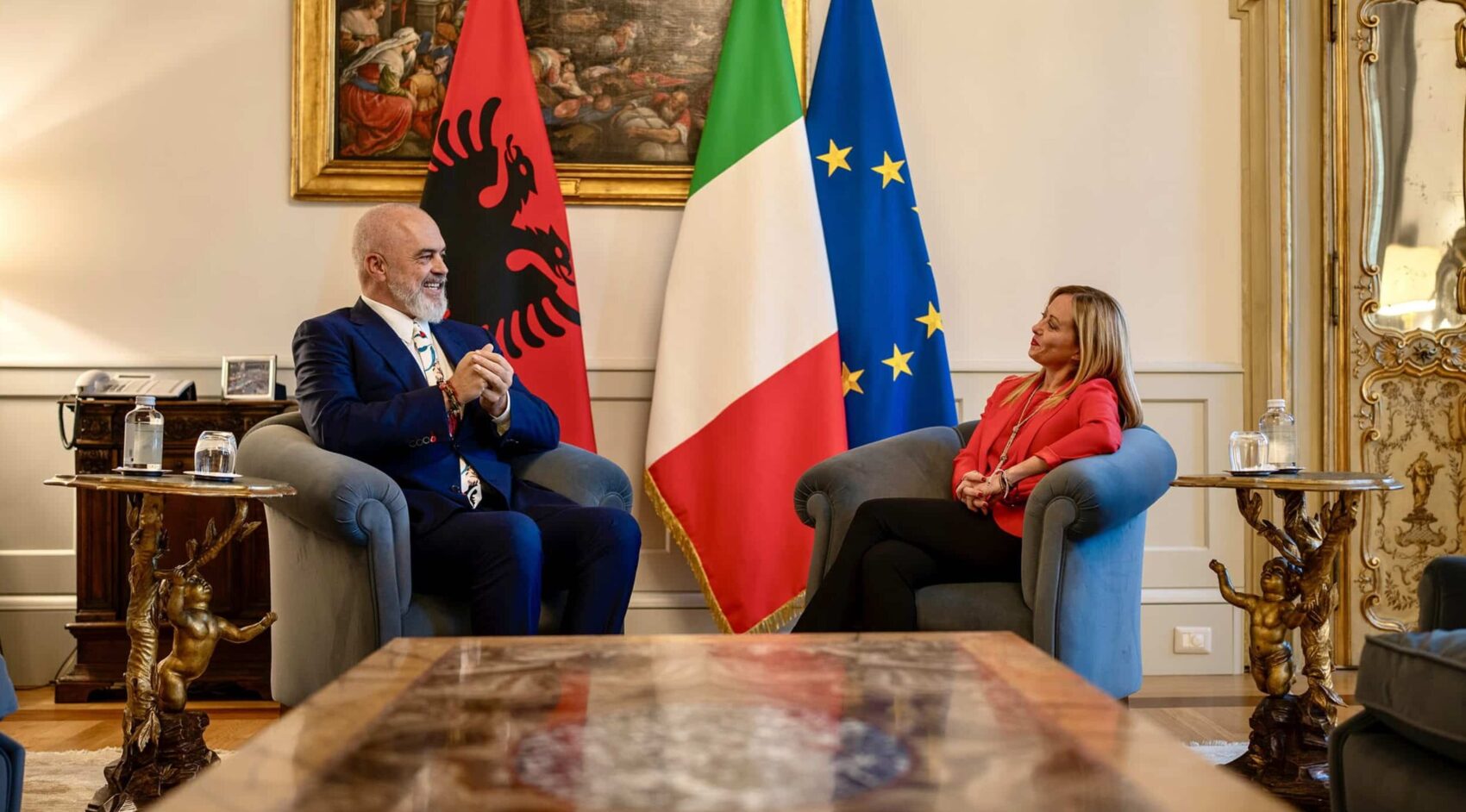 Per i Cpr italiani in Albania 138mila euro al giorno solo di trasferte