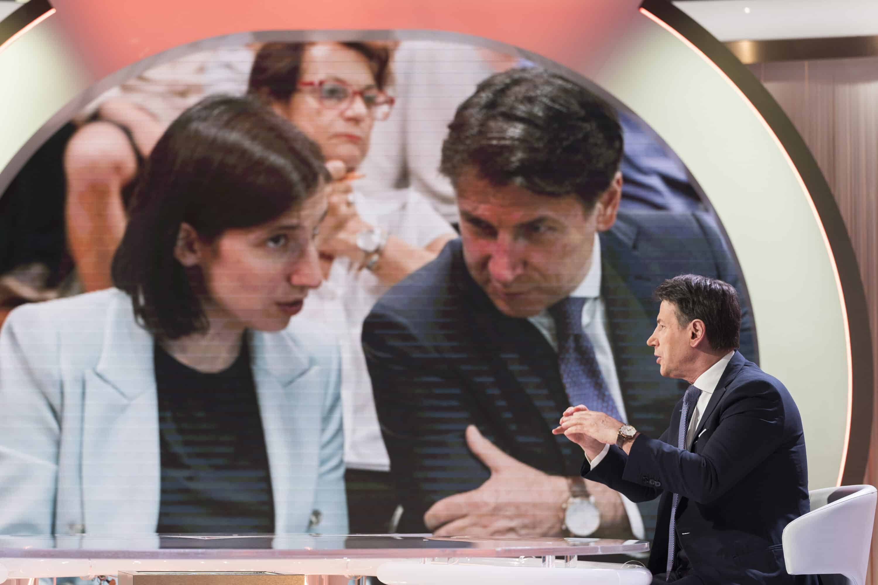 Conte incalza Schlein: “Cambi il Pd come promesso o il Pd cambierà lei”