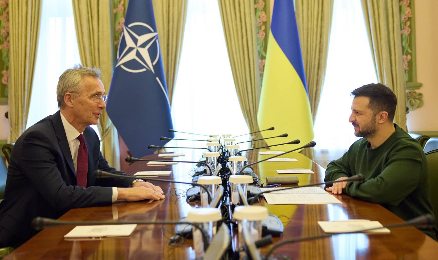 Nato, Stoltenberg: “Non è troppo tardi perché l’Ucraina vinca”