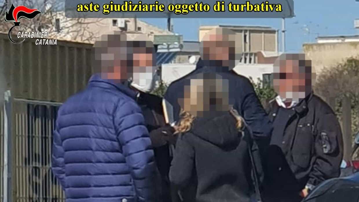 Aste pilotate, blitz dell’antimafia a Paternò. Tra indagati anche il sindaco Naso