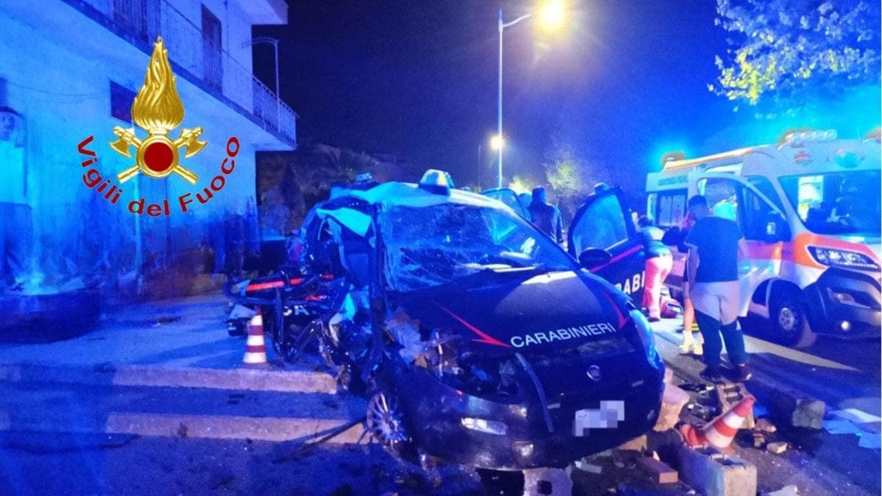 Incidente stradale in Campania, morti due carabinieri