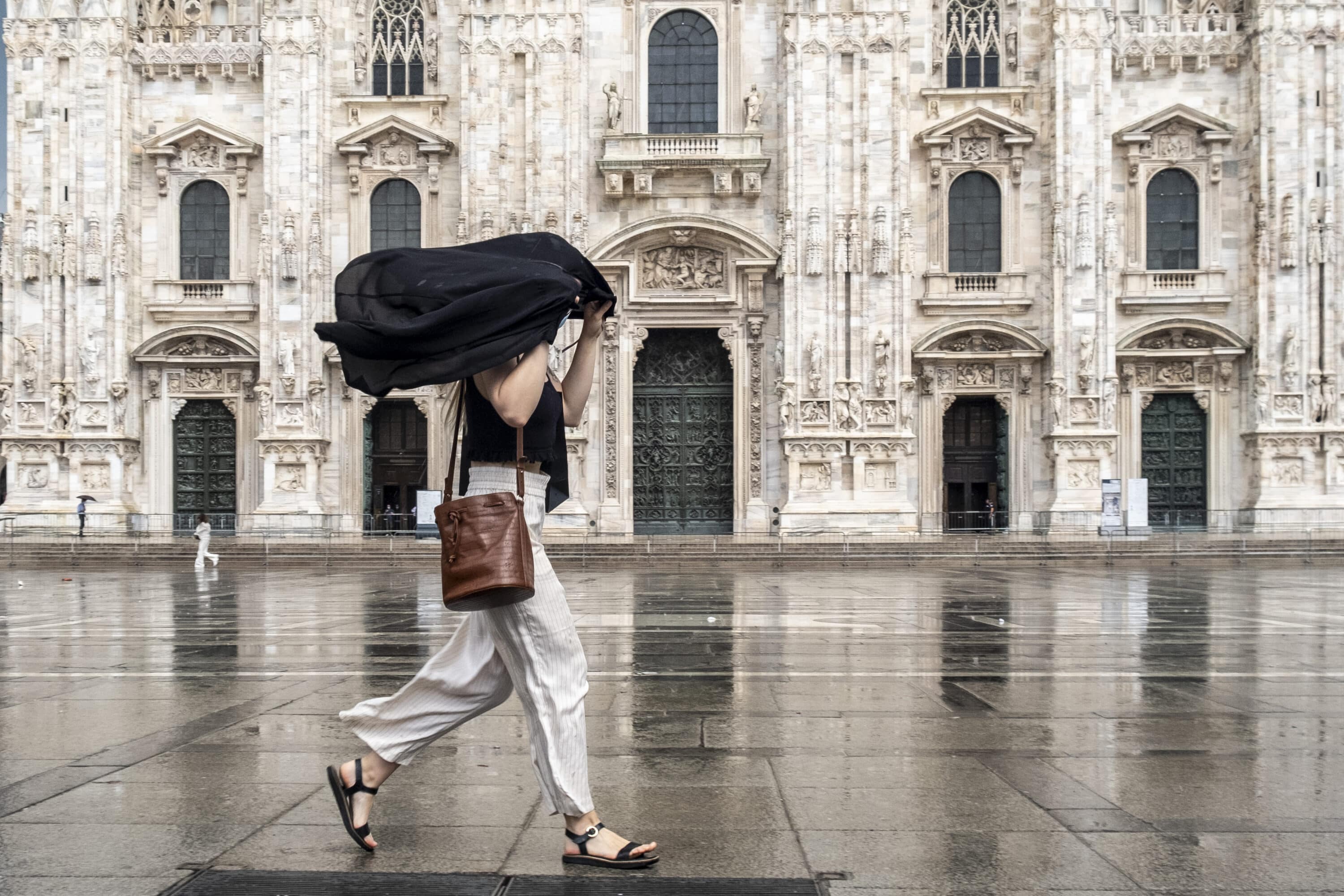 Meteo, l’estate si fa aspettare: un’altra settimana tra pioggia e temporali