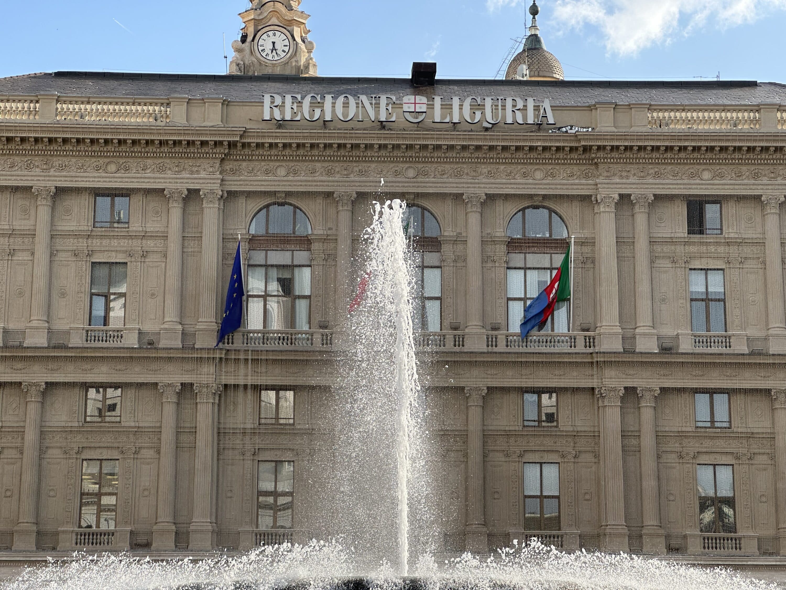 Dalla reggenza alle elezioni anticipate, cosa può succedere in Liguria dopo l’arresto di Toti