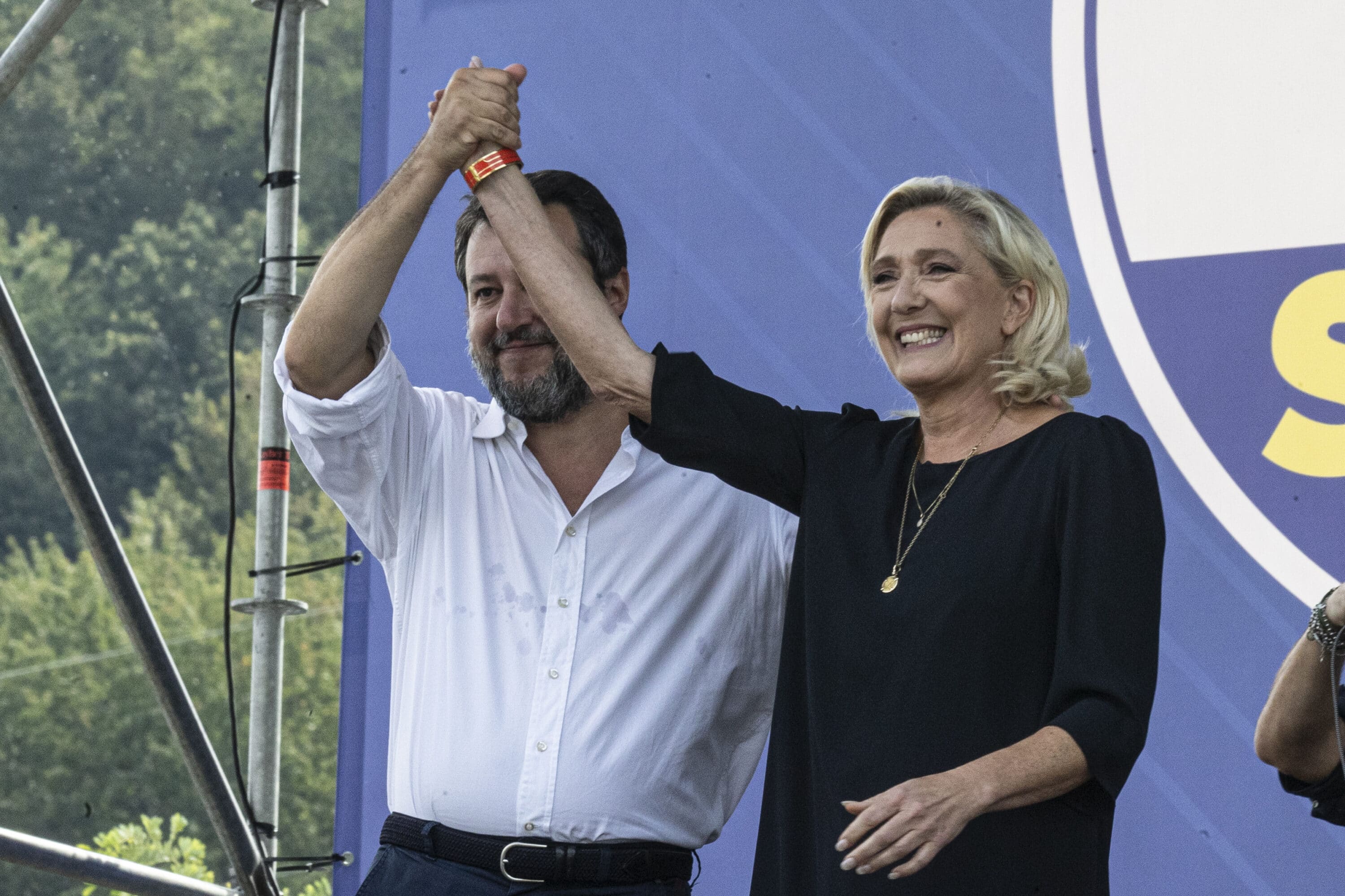 Le Pen rompe con l’Afd e Salvini si accoda: i tedeschi fuori dal gruppo parlamentare in Ue