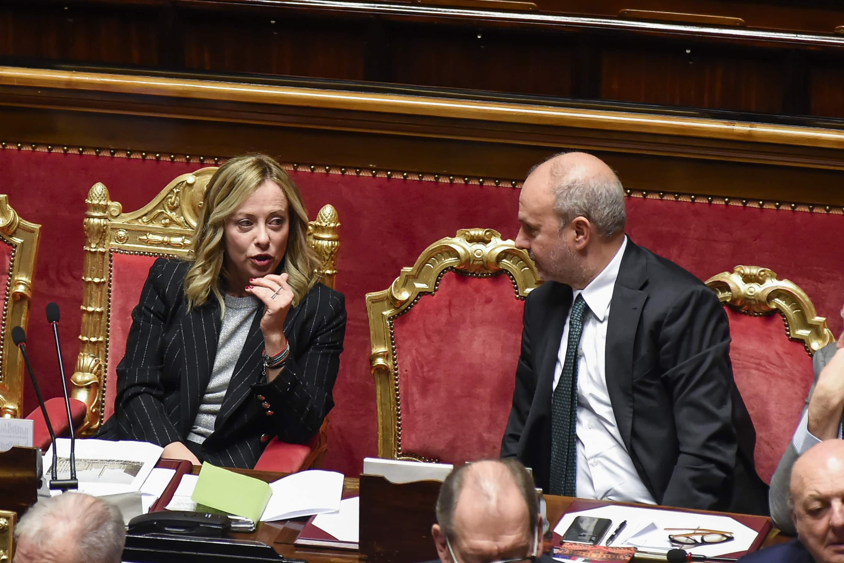Anche sulla sanità il governo pensa solo a fare campagna elettorale: arriva il blitz sulle liste d’attesa