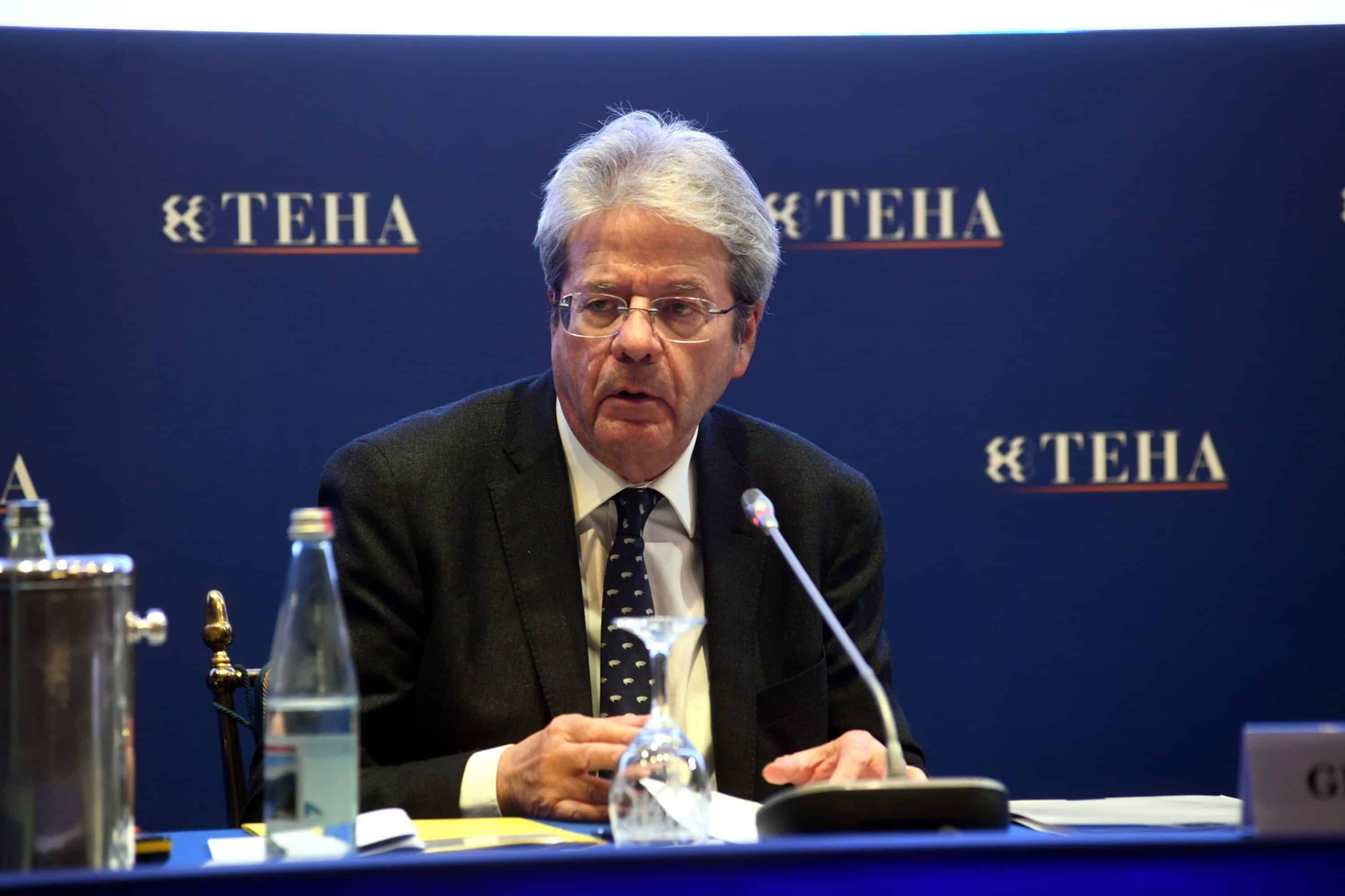 Gentiloni bacchetta