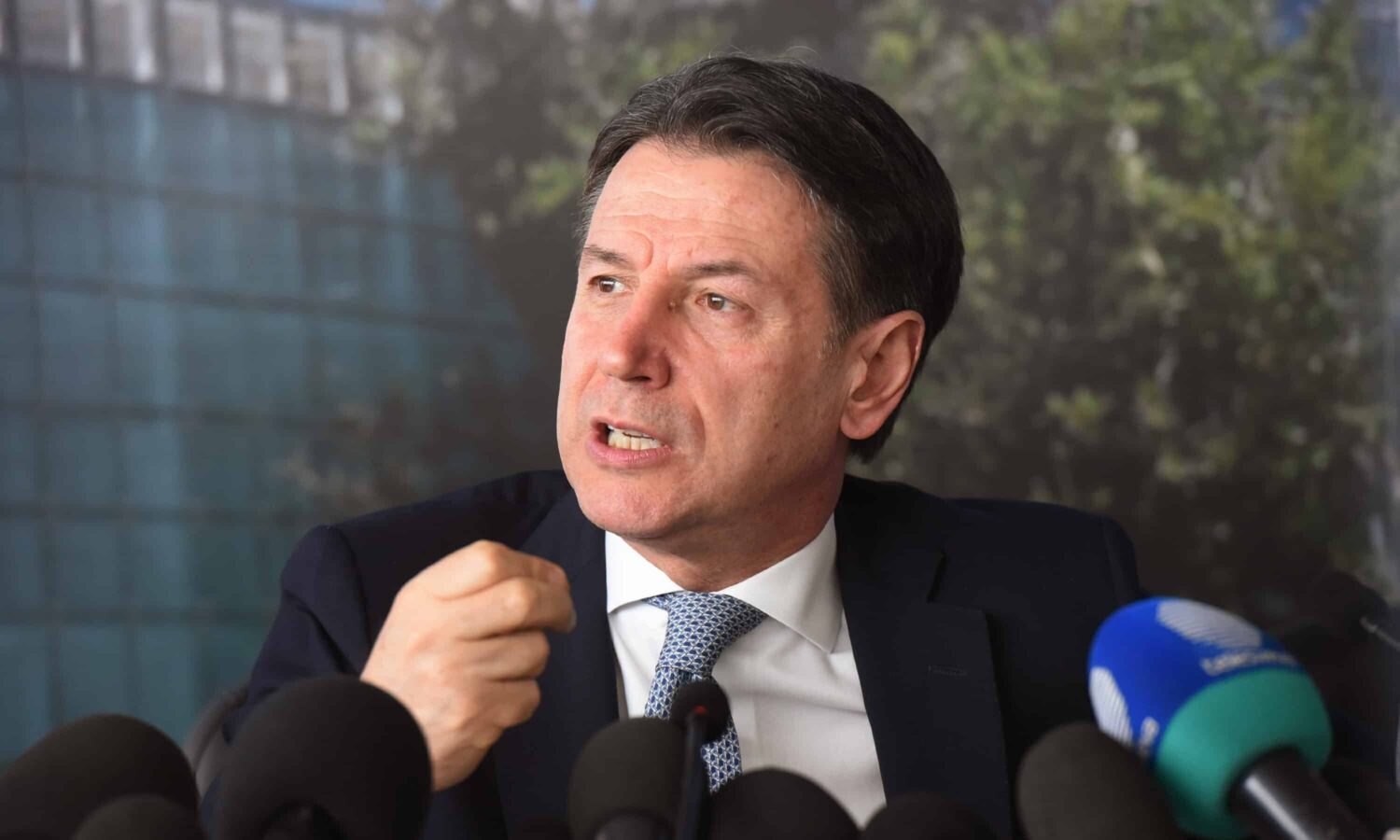 Conte ha firmato i referendum della Cgil contro il jobs act