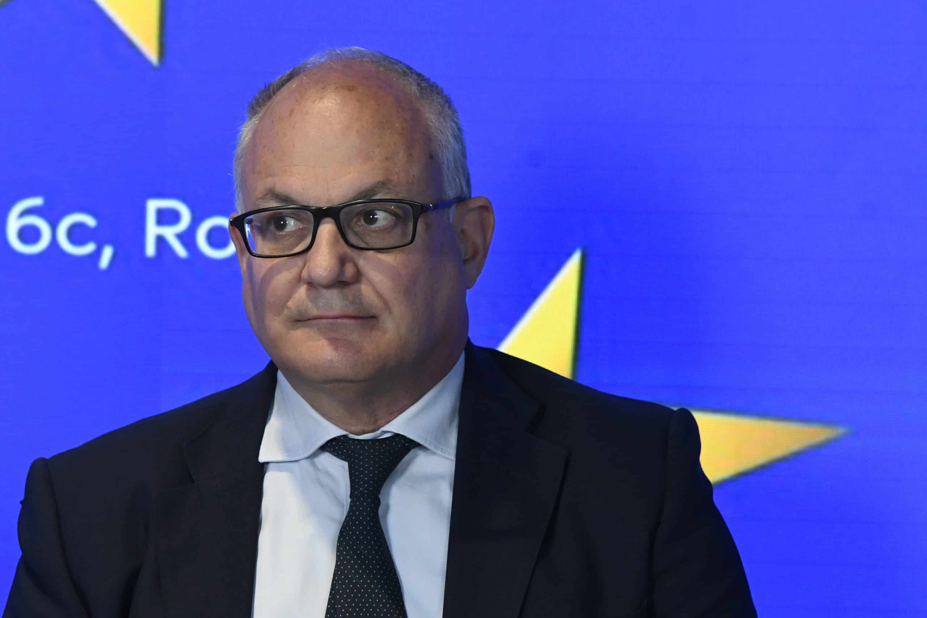 Gualtieri minacciato per un post su Tor Bella Monaca: “Mettiti il giubbotto anti-proiettile”