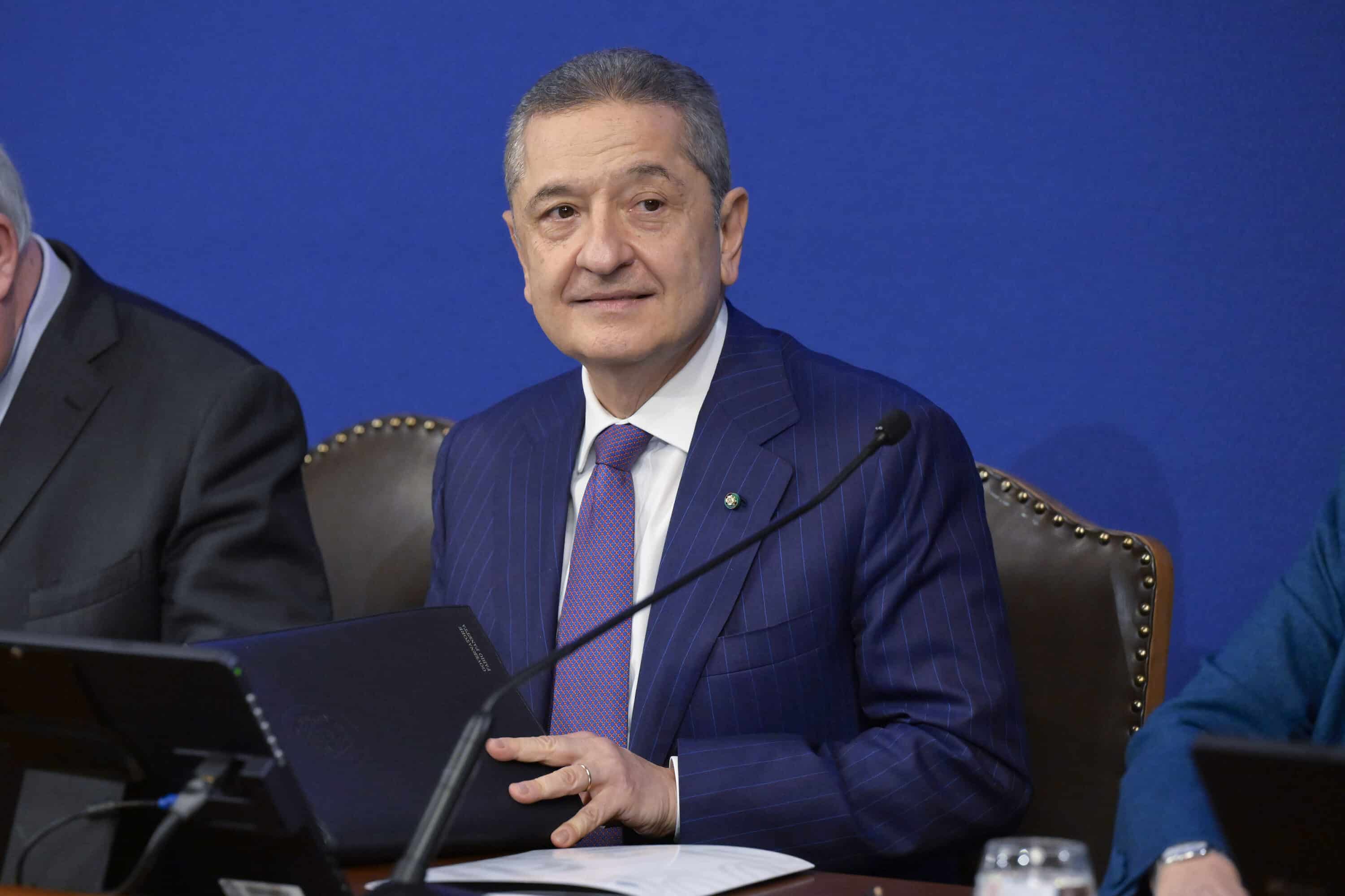 Panetta risparmia il governo nelle sue prime considerazioni finali, ma avverte: “Servono più immigrati regolari”