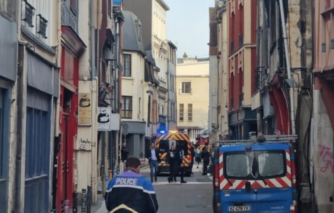 Sale la tensione in Europa, da Rouen a Stoccolma: in Francia ucciso un uomo che voleva dar fuoco a una sinagoga