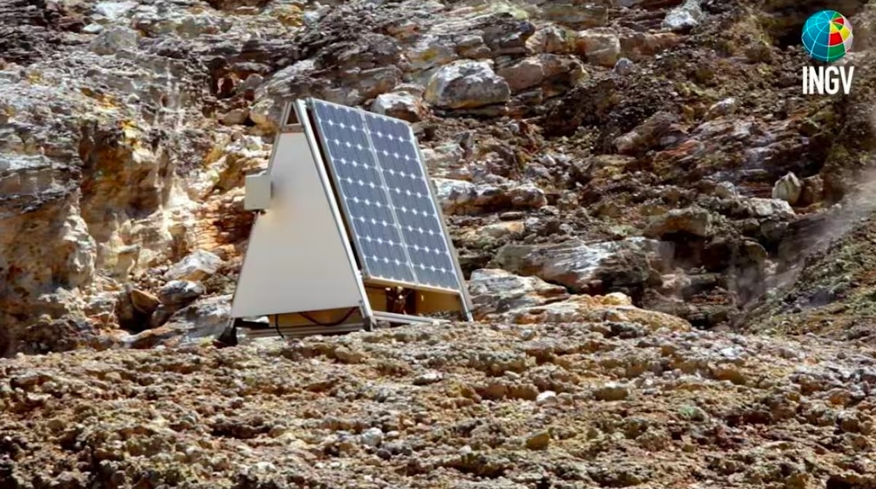 Campi Flegrei, manomessa una centralina dell’Ingv