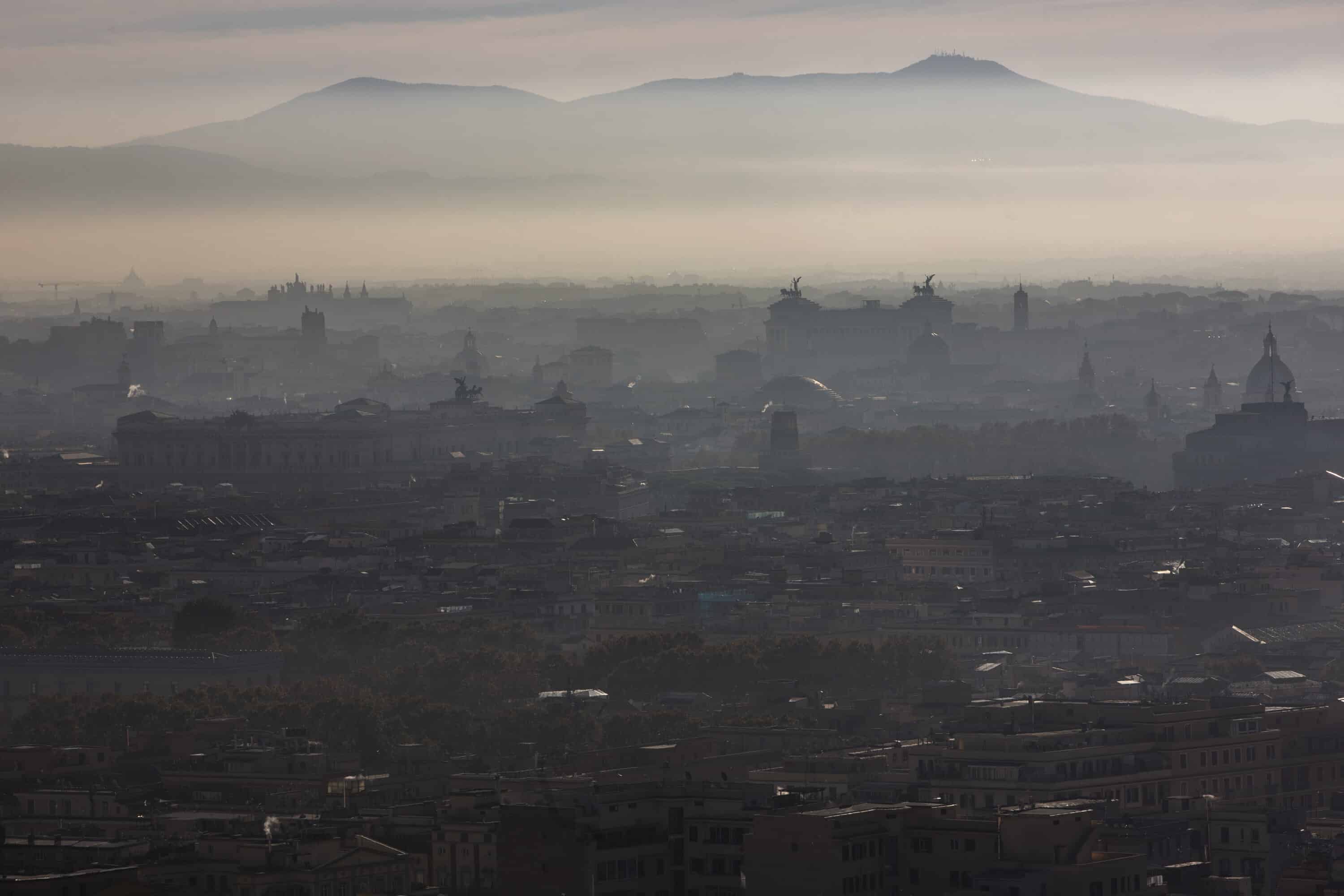Emissioni di gas serra mai così alte. Secondo l’Onu, nel 2023 la Co2 in atmosfera ha raggiunto il record di 420 parti per milione