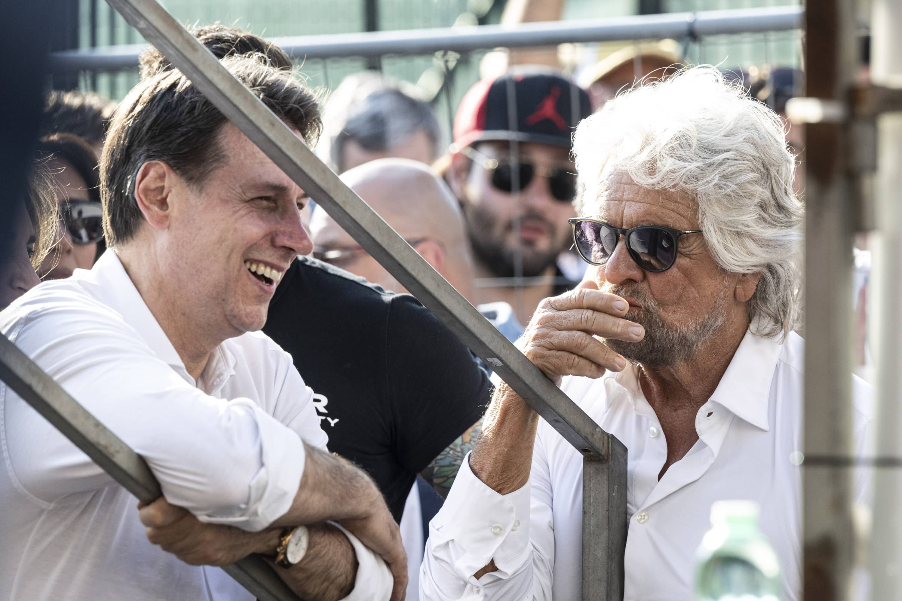 Movimento 5 Stelle, Grillo avvisa Conte: “Nome, simbolo e due mandati sono elementi imprescindibili”