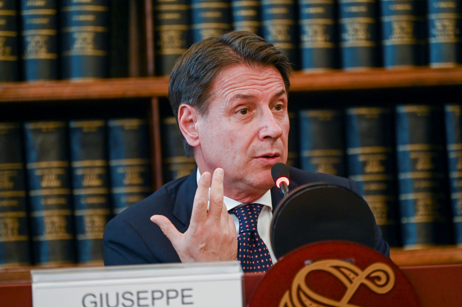 Conte: “Sulla giustizia si compie il piano di Gelli e della P2”