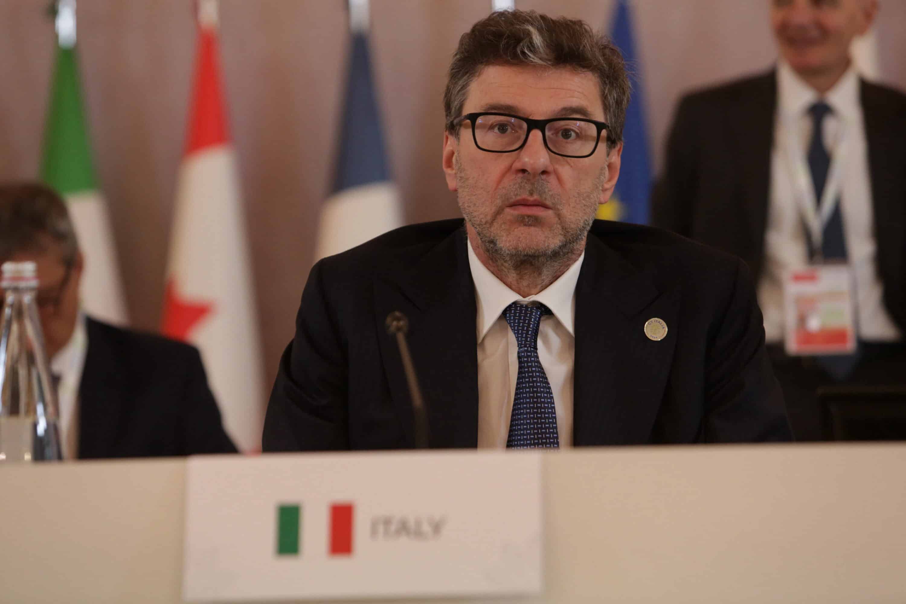 Giorgetti prepara la fuga dal Mef e spera in un posto a Bruxelles, ma lui smentisce