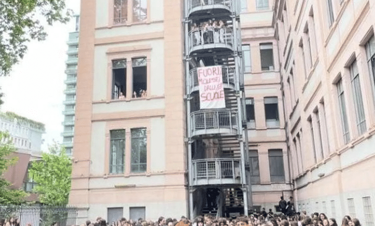 Protesta al Tenca per un’allieva molestata dal bidello