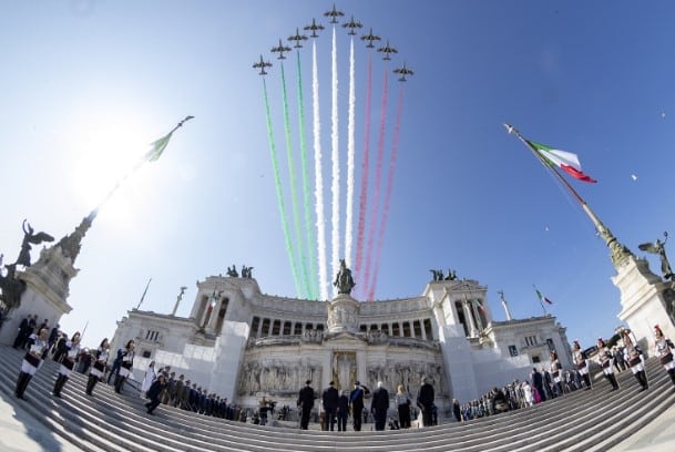 Il 2 Giugno Mattarella celebra la Repubblica e la Costituzione