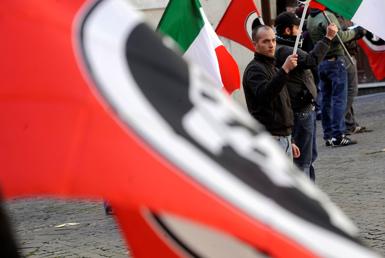 Cronista picchiato da Casapound, bufera su La Russa