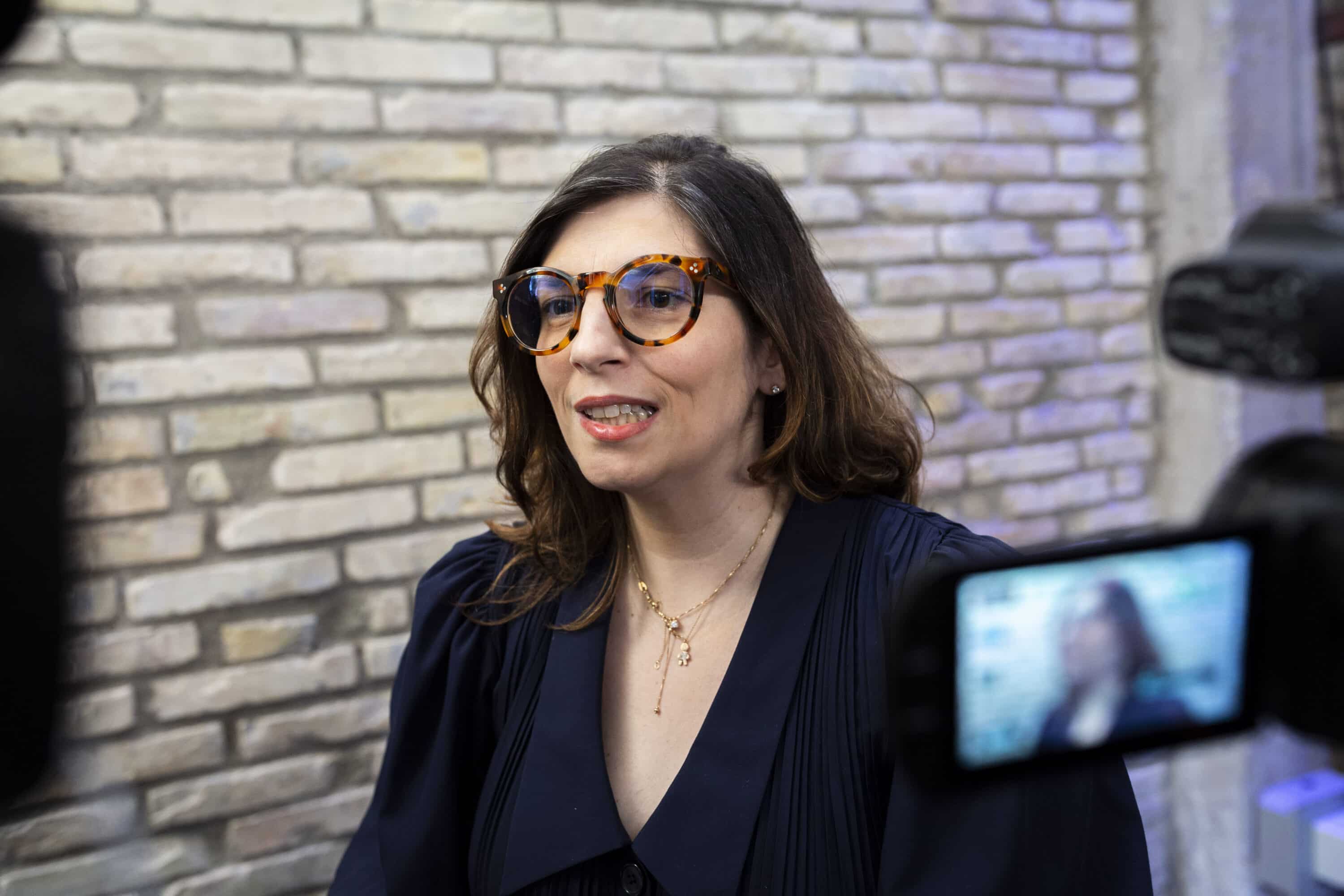 “Soltanto una presa in giro, l’Autonomia leghista senza soldi è inefficace e distruttiva”: parla Laura Castelli