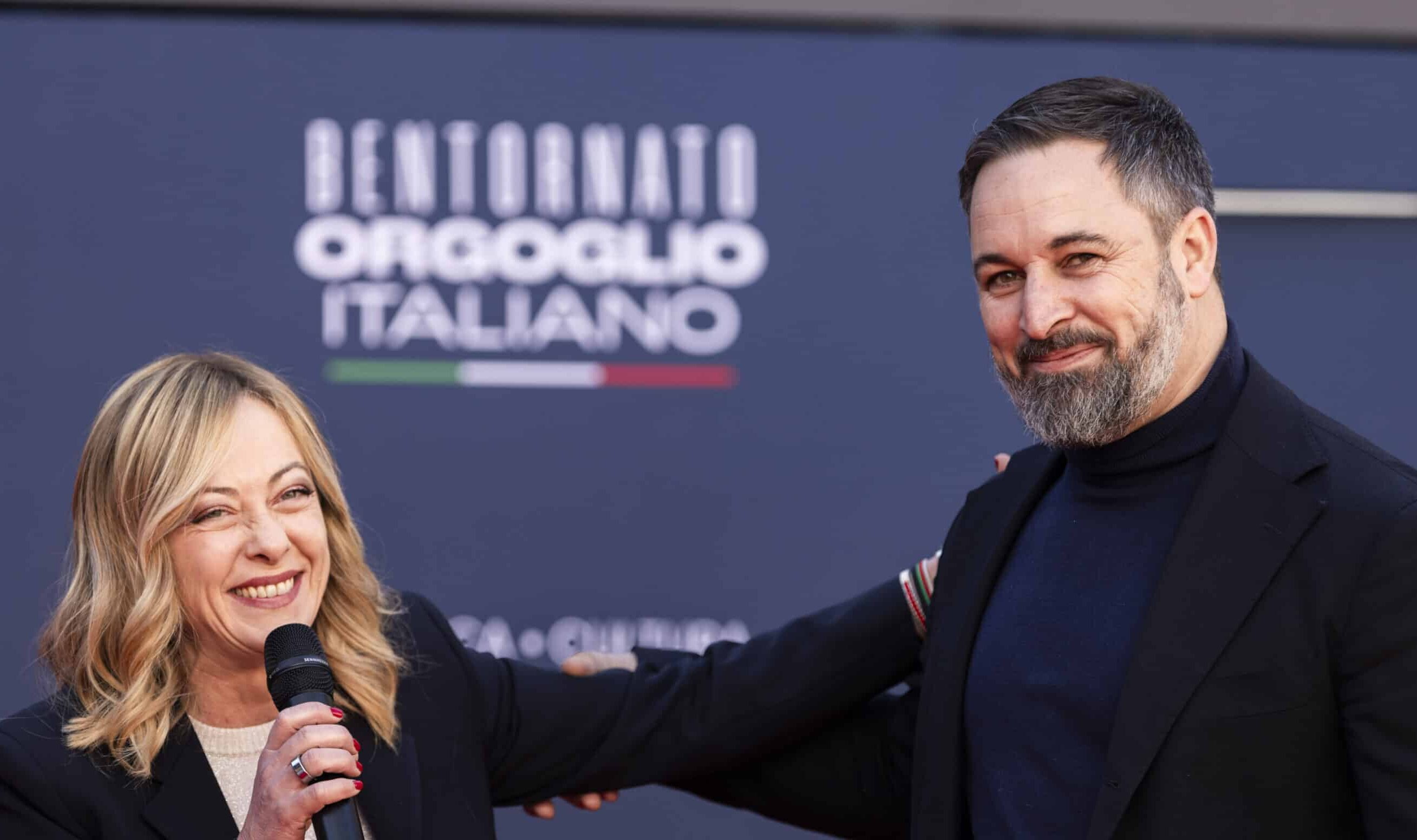 Anche Vox scarica Meloni: il partito spagnolo esce dal gruppo di Ecr al Parlamento Ue
