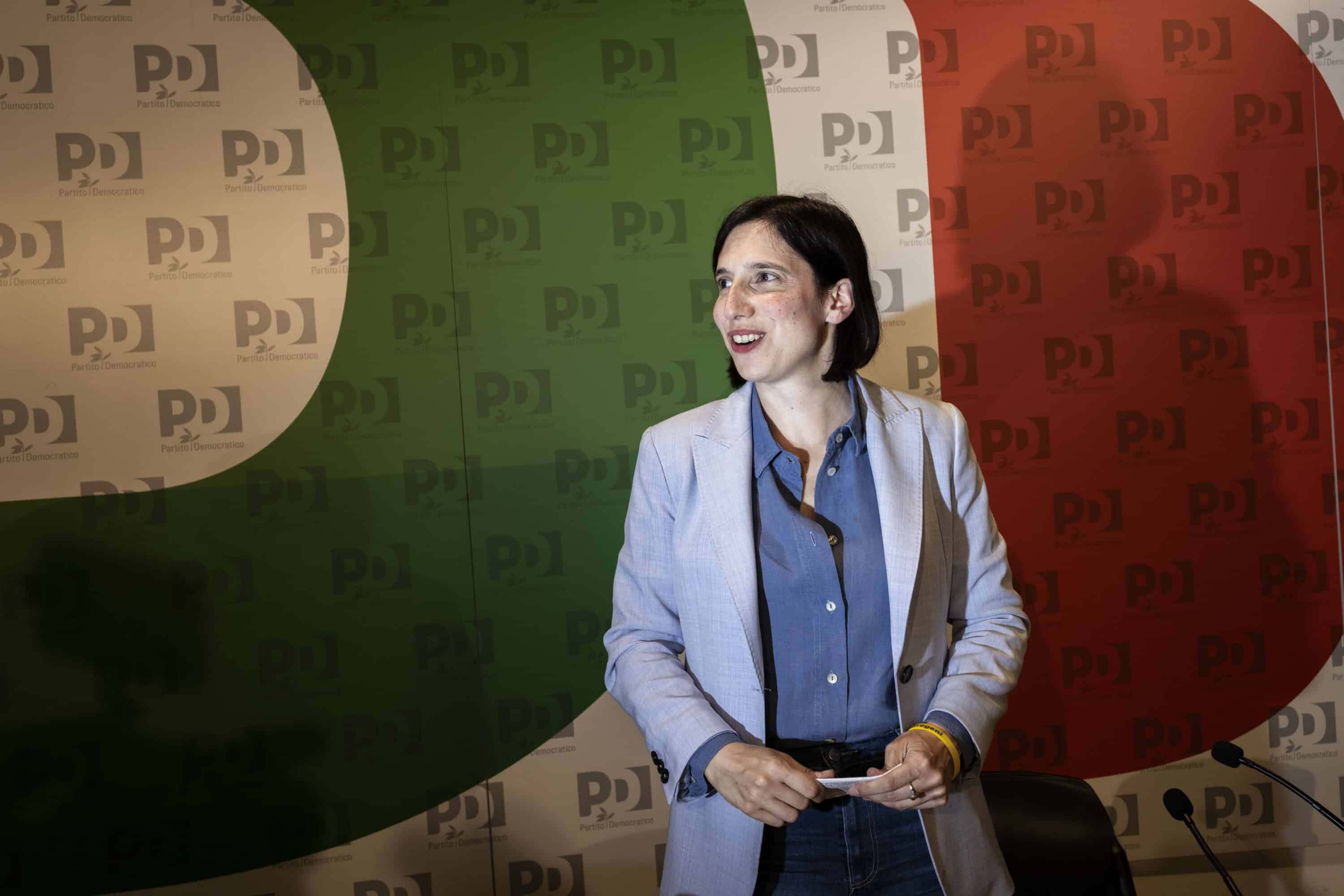 Schlein dialoga con la Fiom ma il vero ostacolo è far dimenticare Renzi