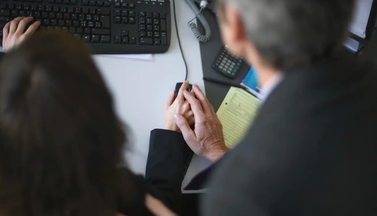 Molestie sul lavoro: il patriarcato in cifre che l’Italia finge di non vedere