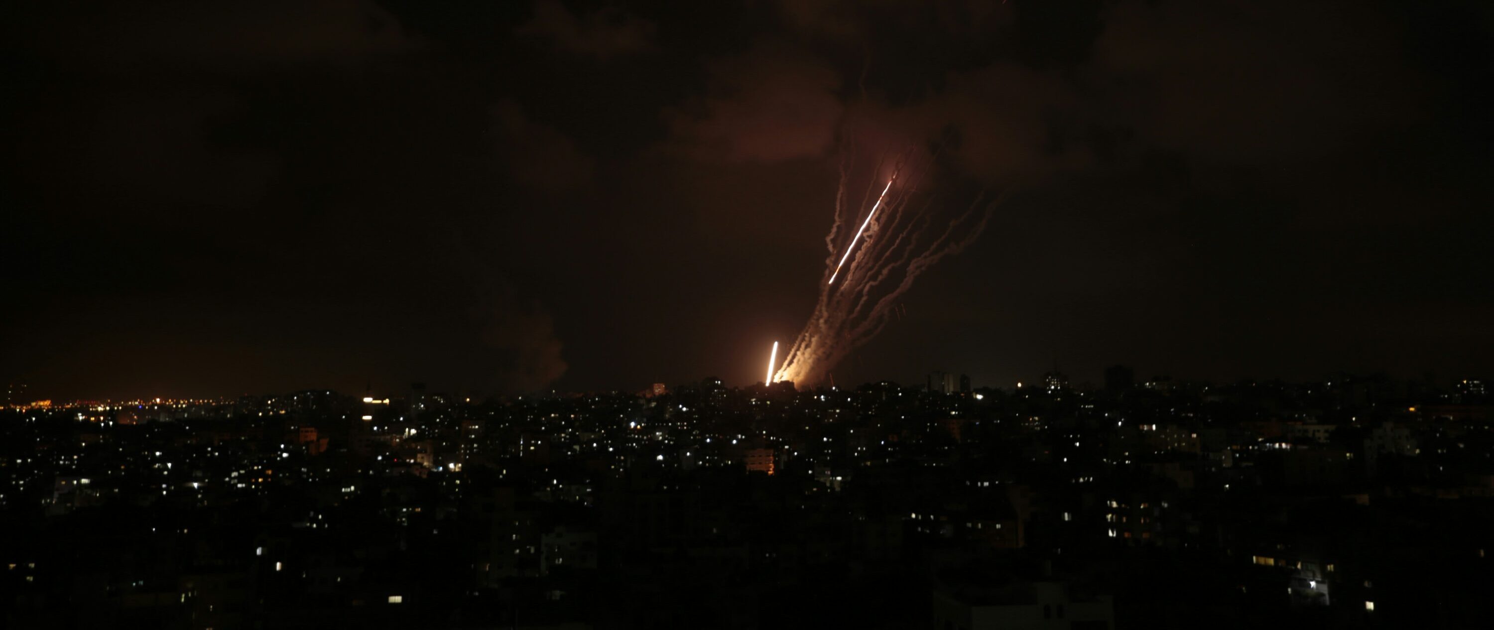 Scontri al confine tra Afghanistan e Pakistan: per il governo di Islamabad ormai è “guerra aperta” con il regime talebano di Kabul