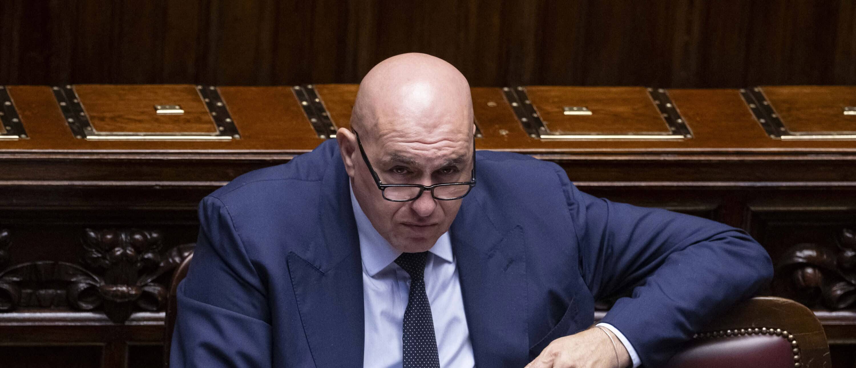 Rutte anticipa i diktat di Trump sulla Difesa: Crosetto pronto a obbedire