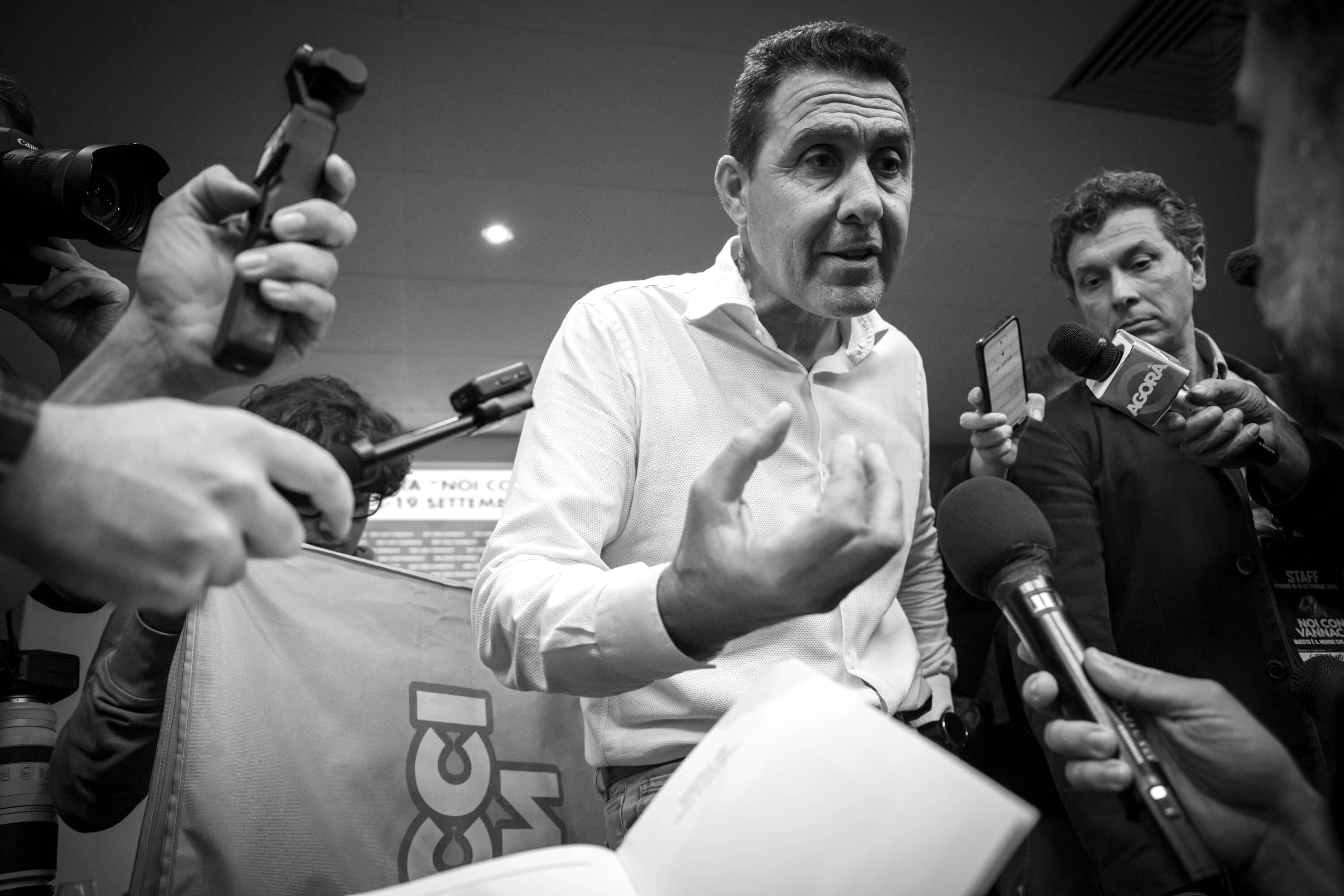 Il generale delle gaffe: Vannacci inciampa sulle leggi per la cittadinanza