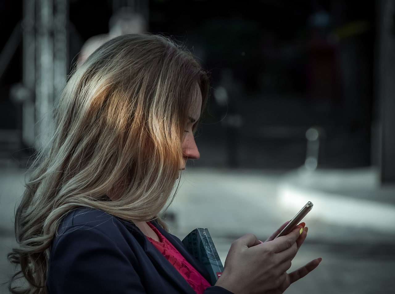 Violenza sulle donne, per il 30% dei giovani la gelosia è una forma d’amore