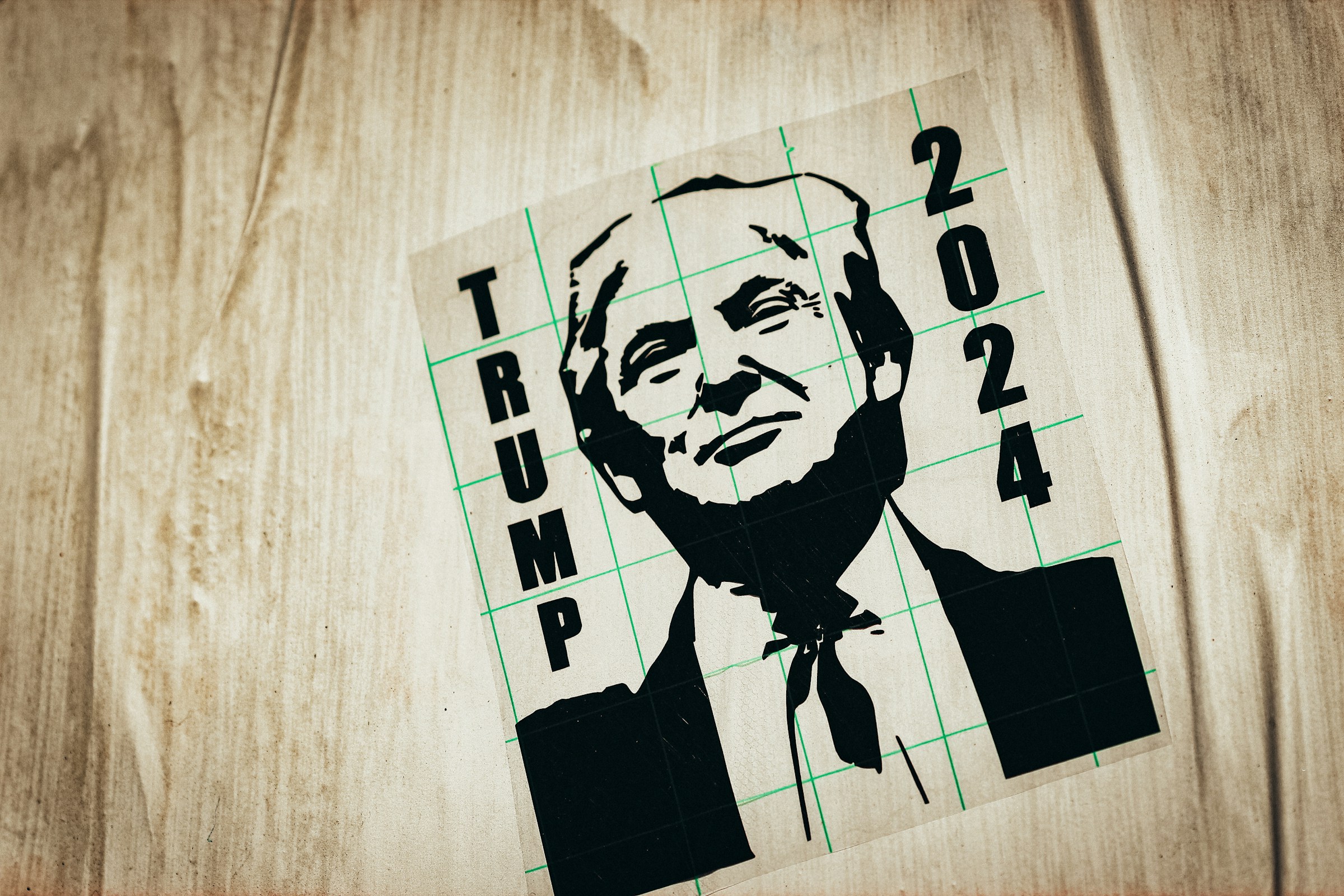 Trump e Milei, l’abbraccio che scuote l’Europa e rafforza il populismo globale