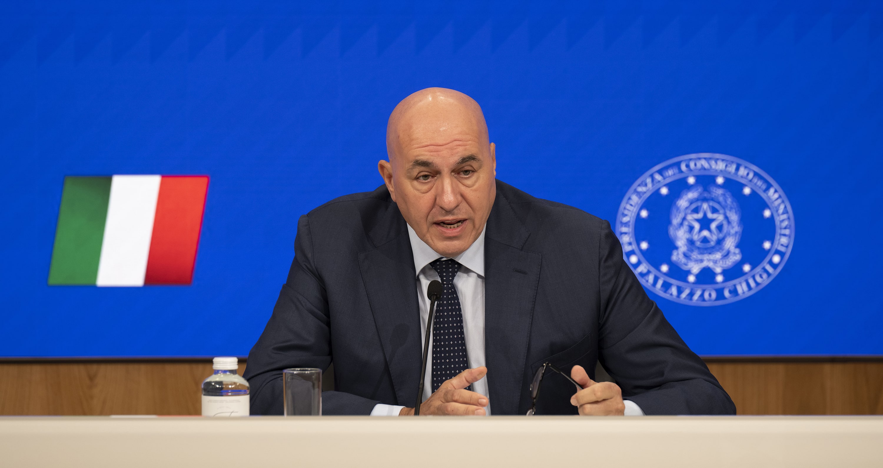 Dal ripudio al business della guerra: picconata alla trasparenza sulle armi