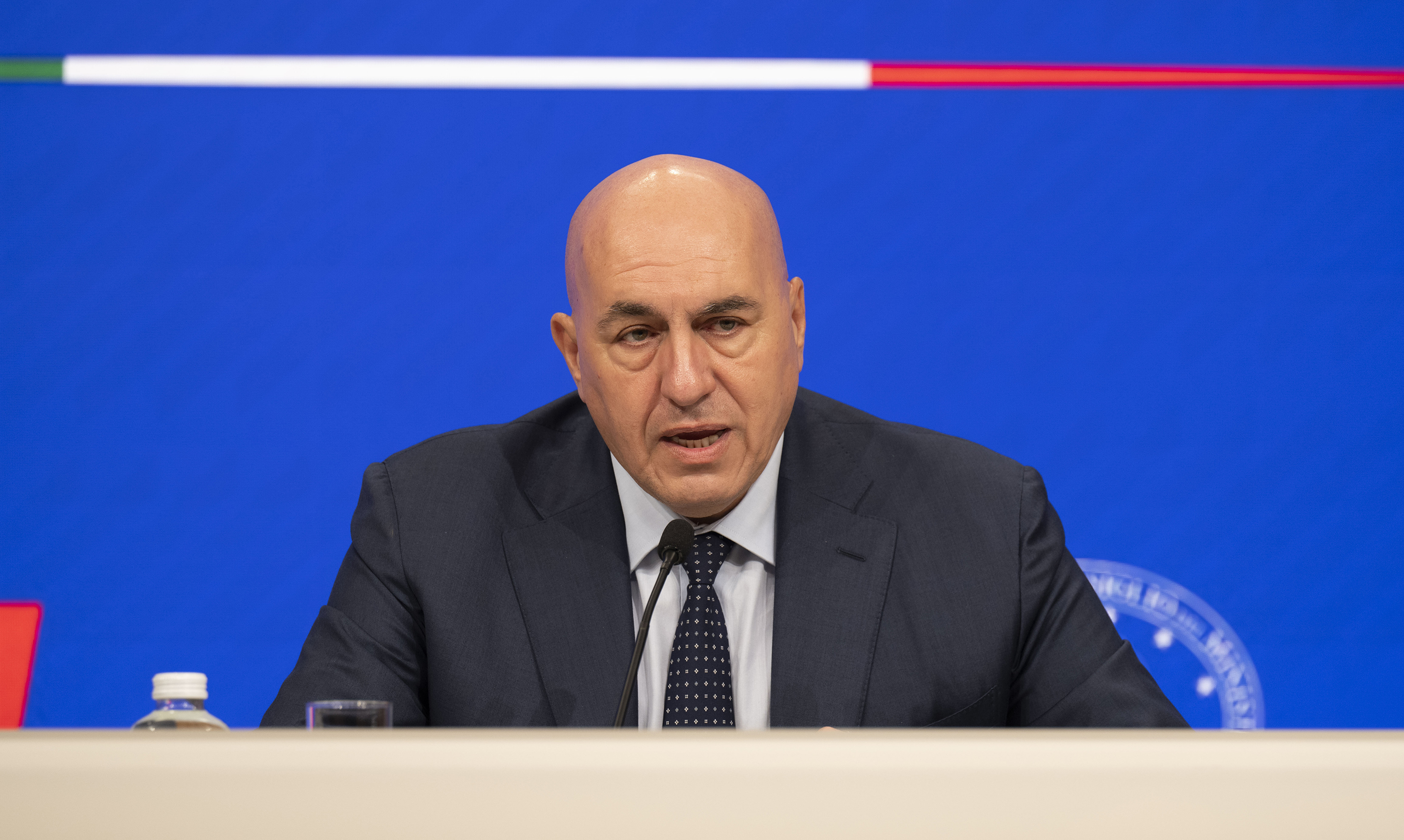 “Il 2 per cento alla Nato è solo un inizio”. Il ministro Crosetto insiste sulla politica di riarmo