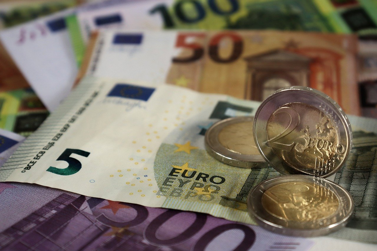 Stipendi più alti, si avvicina l’aumento in busta paga da 150 euro: ecco per chi