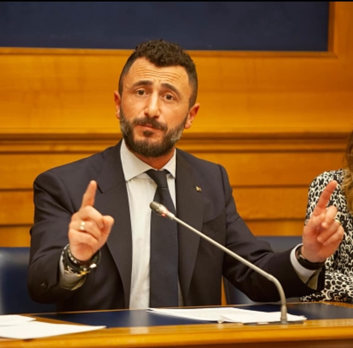 Sparo di Capodanno, Pozzolo espulso dal gruppo di Fratelli d’Italia alla Camera